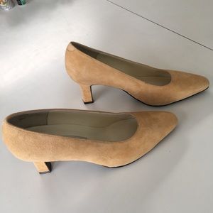 Ladies Heeled Dress Shoes